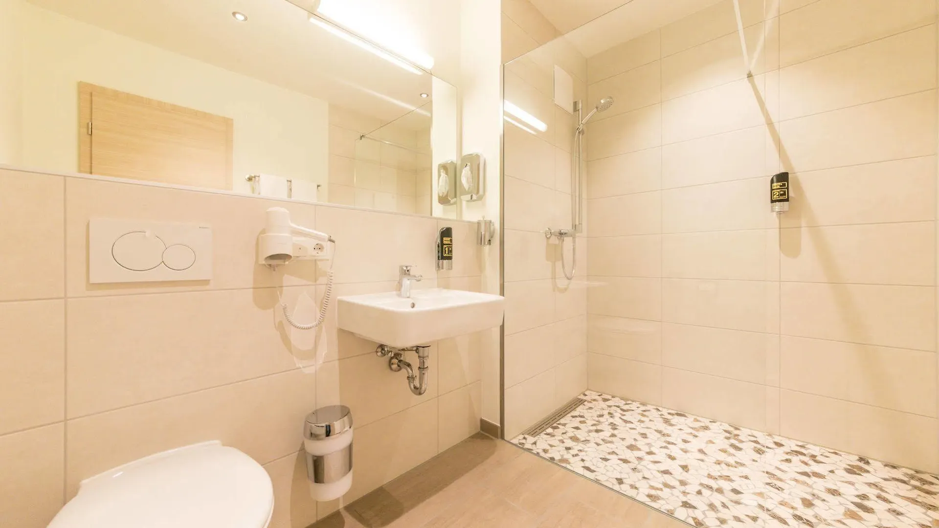 Ammi Hotel Garni Inning am Ammersee 3*,